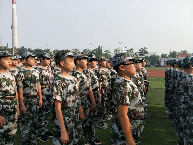 第三期沧州八中北校区初中一年级29班军训精彩瞬间。 
